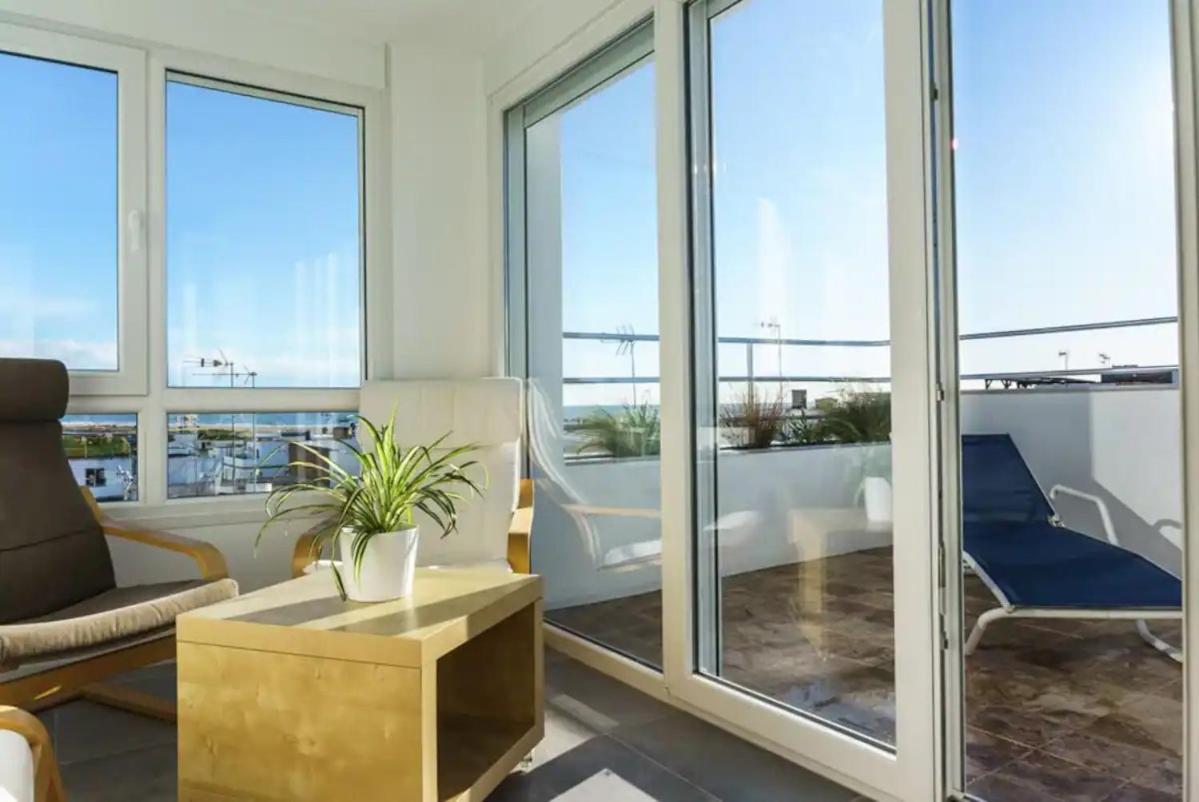 Apartamento Con Terraza Vistas Al Mar. โกนิล เด ลาฟรอนเตรา ภายนอก รูปภาพ