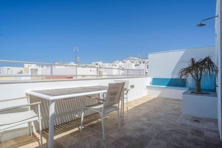 Apartamento Con Terraza Vistas Al Mar. โกนิล เด ลาฟรอนเตรา ภายนอก รูปภาพ