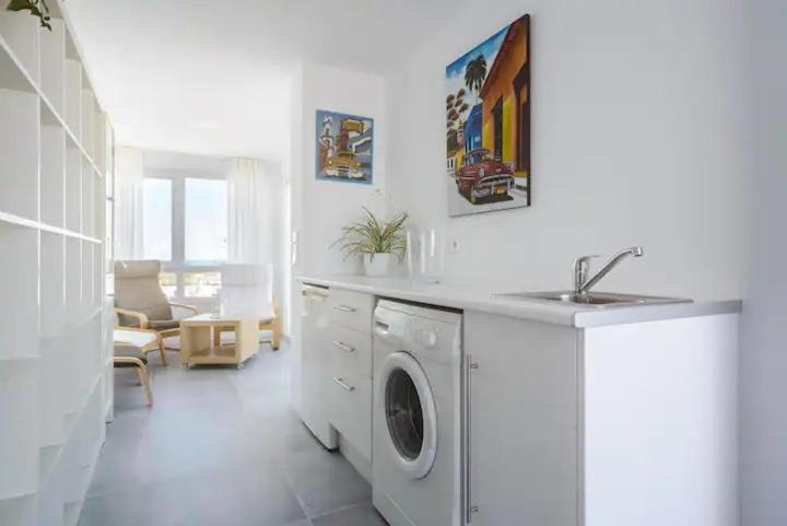 Apartamento Con Terraza Vistas Al Mar. โกนิล เด ลาฟรอนเตรา ภายนอก รูปภาพ