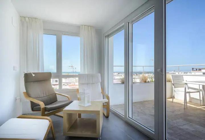 Apartamento Con Terraza Vistas Al Mar. โกนิล เด ลาฟรอนเตรา ภายนอก รูปภาพ