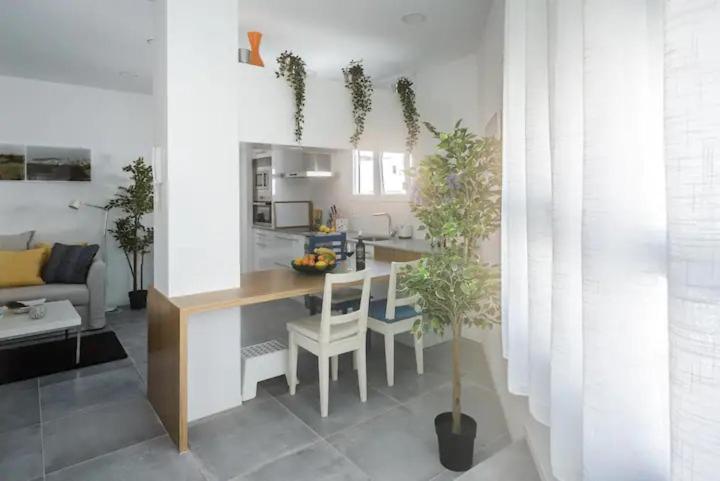 Apartamento Con Terraza Vistas Al Mar. โกนิล เด ลาฟรอนเตรา ภายนอก รูปภาพ