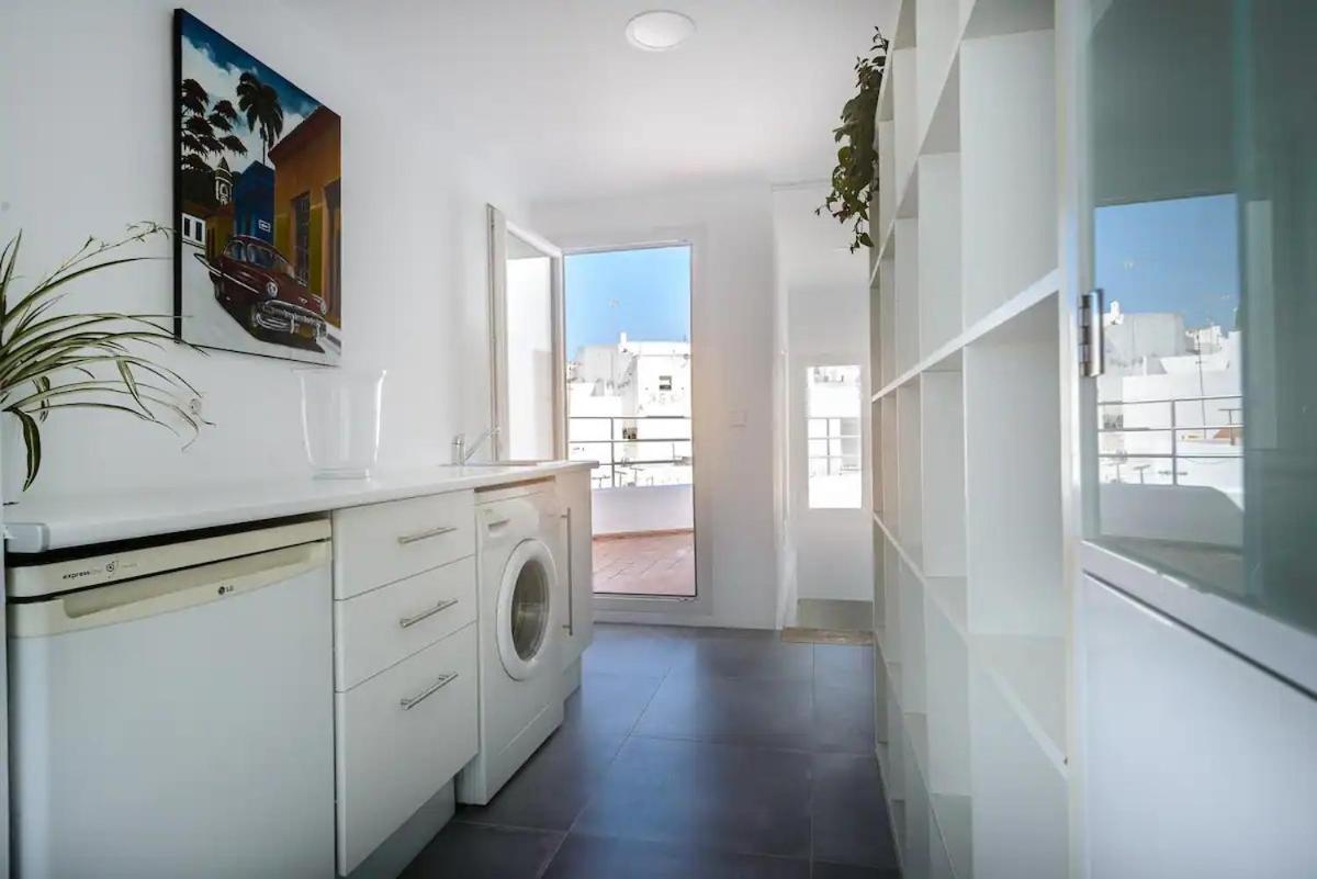 Apartamento Con Terraza Vistas Al Mar. โกนิล เด ลาฟรอนเตรา ภายนอก รูปภาพ