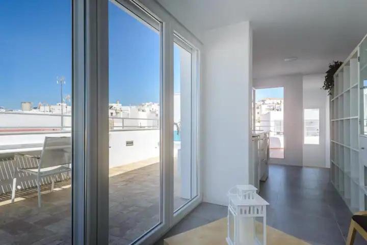 Apartamento Con Terraza Vistas Al Mar. โกนิล เด ลาฟรอนเตรา ภายนอก รูปภาพ