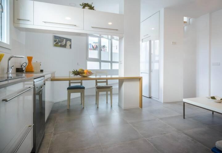 Apartamento Con Terraza Vistas Al Mar. โกนิล เด ลาฟรอนเตรา ภายนอก รูปภาพ